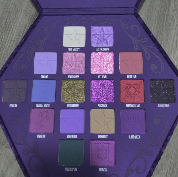 NWOT Jeffree Star Blood Lust Palette - Picture 2 of 2